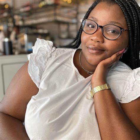 Lusanda - English teacher - ₹992/h