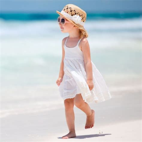 Girls Swim Nature 的图像结果