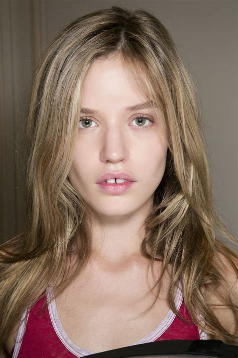 How To Make Your Face Look Prettier Without Makeup | Makeupview.co