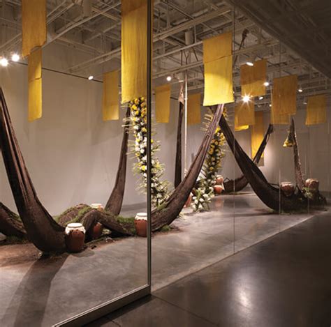 Sketching Fondation Louis Vuitton, Paris – a drawing tutorial by Dan Hogman