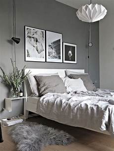 parete grigia da letto 5 idee creative per la parete dietro il letto chasing parete grigia da letto 5 idee creative per la parete dietro il letto chasing