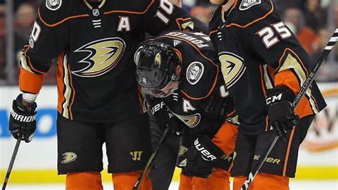 Ducks' Cam Fowler out three to seven weeks with right knee injury - ESPN
