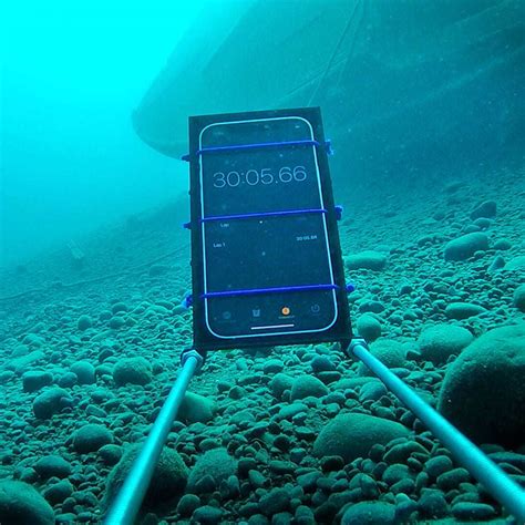 Exploring The Depths: How Deep Can An Iphone 13 Dive? | ShoukhinTech