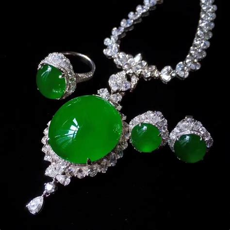 It is said that jadeite is "green as precious", so why is it and where is it expensive? - iNEWS