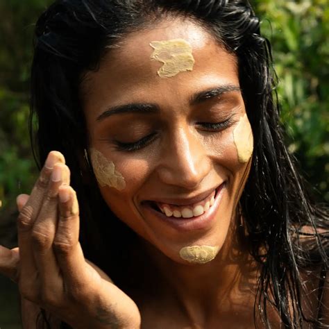 How the Pressure to Fix Our Skin Fuels Overconsumption– Bare Necessities