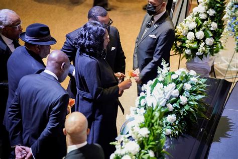VP Harris addresses mourners at Tyre Nichols' funeral - ABC News