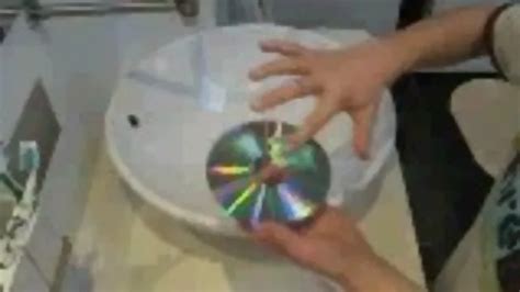 Clean CD Disc with Toothpaste 的图像结果