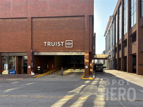 Hotel Indigo Savannah Historic District Parking | SpotHero