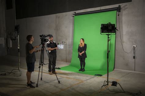 Filming Using a Green Screen Tips 的图像结果