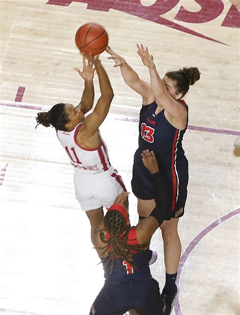 UMass Women's Basketball vs Dayton 2/12/20 - masslive.com