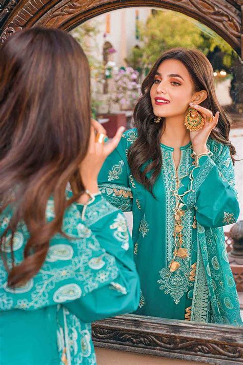 Gul Ahmed Summer 2022 · Premium Collection – 3PC Embroidered Lawn Suit ...