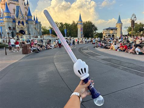 FIRST LOOK: Disney Starlight Parade Light-Up Interactive Bubble Wand - Disney by Mark