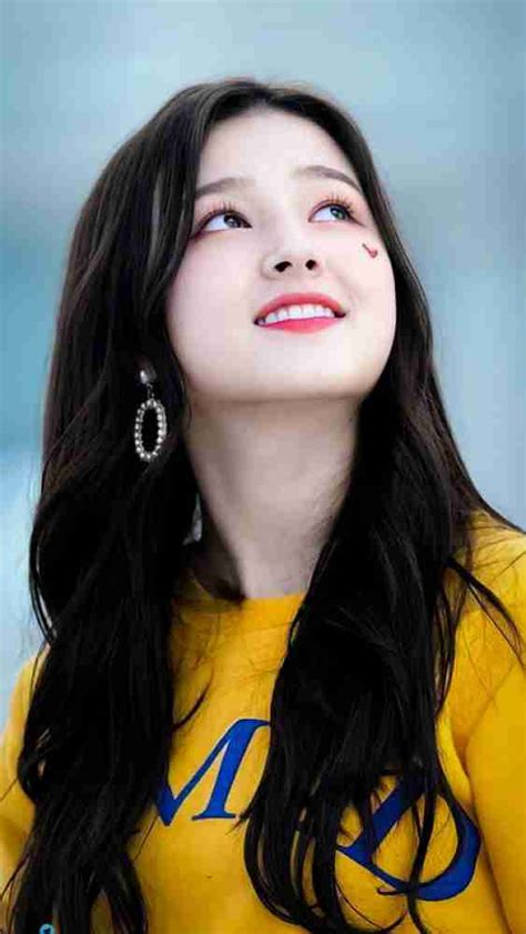 Nancy Momoland Biography, Age, Net worth, Facts, Family
