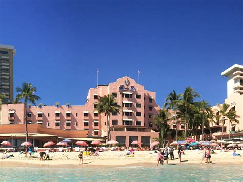 5 Best Waikiki Hotels on the Beach - Hawaii Travel Guide