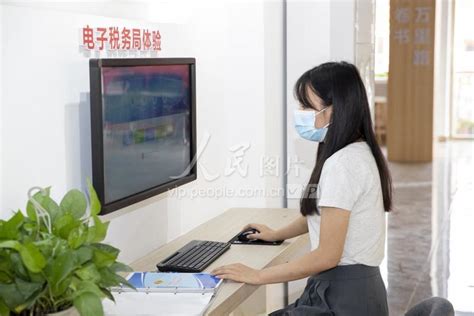 广西贺州：创新办税模式 优化营商环境-人民图片网