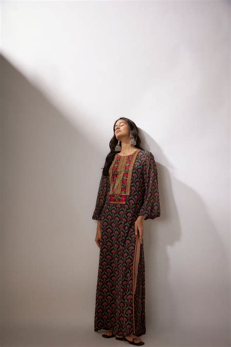 Shop Women's Embroidered Kaftans Set | Nadima Saqib