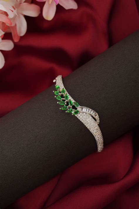 Latest Bracelet Designs | Now Buy Latest Bracelet Online - Niscka