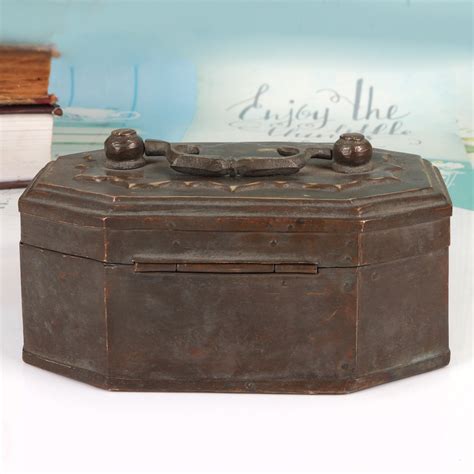 Buy the best-selling Brass Paan Daan Box online | IndianShelf