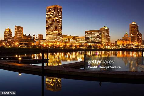 Milwaukee Sunset Photos and Premium High Res Pictures - Getty Images