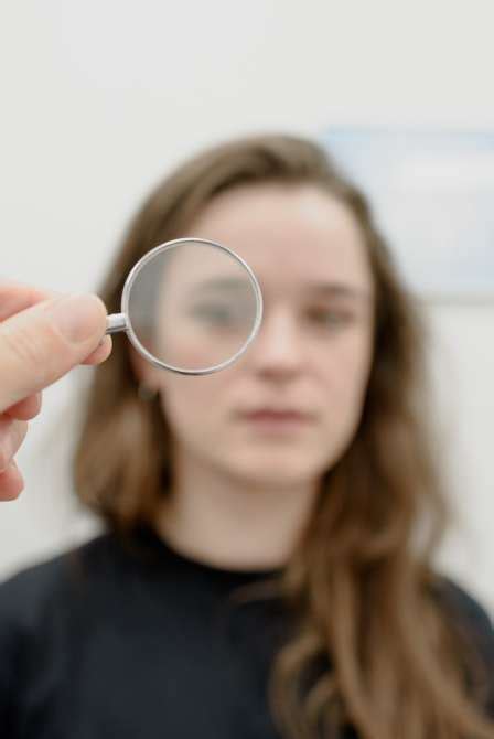 धुंधला दिखना क्या होता हैं । Blurred Vision in Hindi | Logintohealth