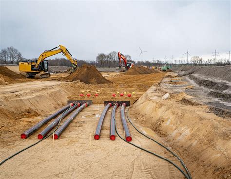 Landwirte müssen Erdkabel unter Feldern dulden - Urteil mit ...