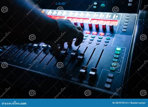 Sound Control Paneling 的图像结果