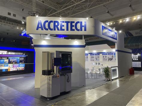 B3nchmark Experiential: Customer Reviews, Stands and Services