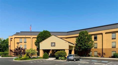 LARKSPUR LANDING CARLISLE - Hotel Reviews, Photos, Rate Comparison ...