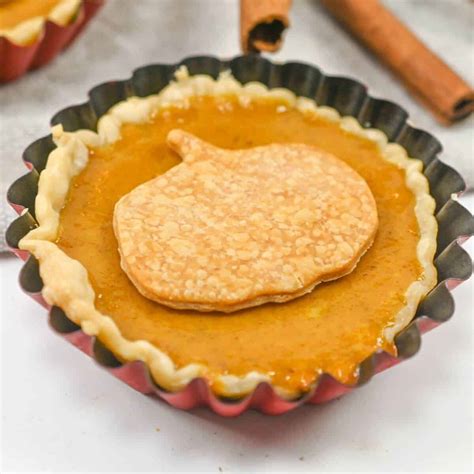 Mini Pie Crust | Little Bit Recipes