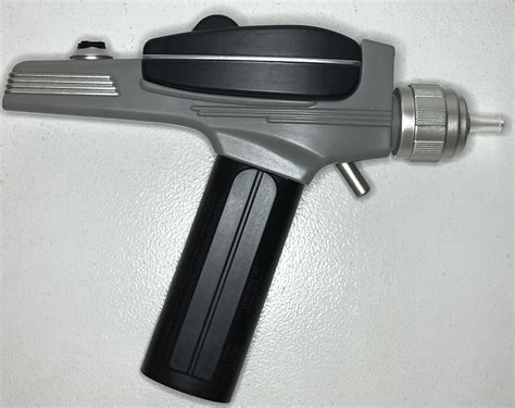 Review: Playmates Star Trek: TOS Phaser And Enterprise Will Make You ...