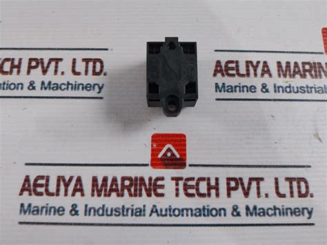 Telemecanique Xes P2151 Contact Block Limit Switch – Aeliya Marine