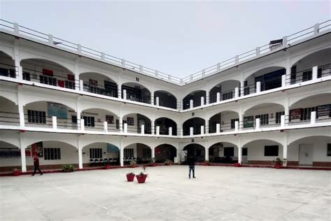 Career Post Graduate Institute of Dental Sciences and Hospital Lucknow ...