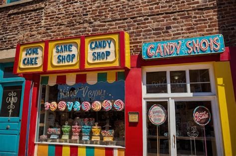 Retro Candy Shop Sign 的图像结果