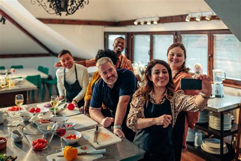 “I Feel Like I Don’t Belong”: How to Stop Feeling Like an Outsider