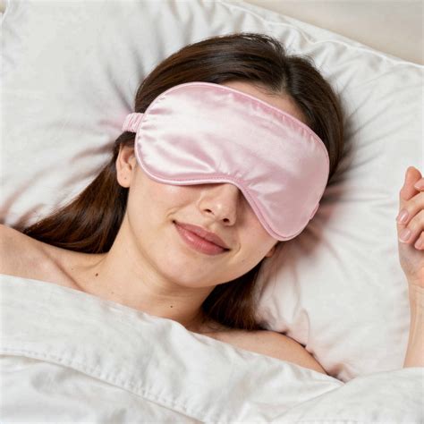 Satin Silk Eye Mask – Ultra Smooth Soft Sleep Mask & Blindfold for Sle ...