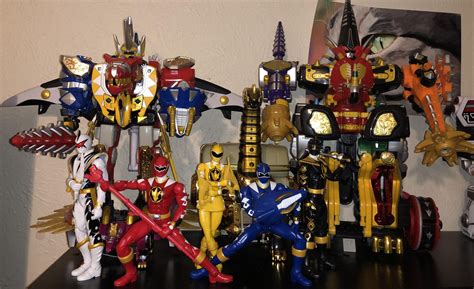 Just added the Dino Thunder Mezodon Megazord to my Dino Thunder set up ...