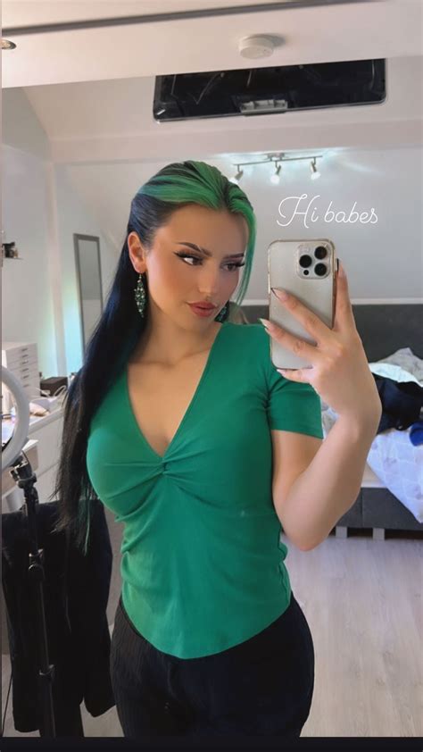 di1araa.s : r/InfluencerNSFW