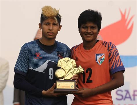 Midfielder Indumathi ‘plays for the nation’ wearing khaki uniform ...
