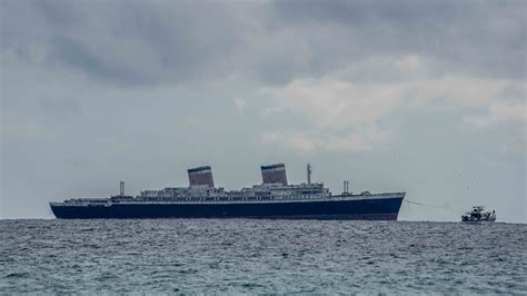 SS United States track: Can you see ship from Fort Myers, FL shore?