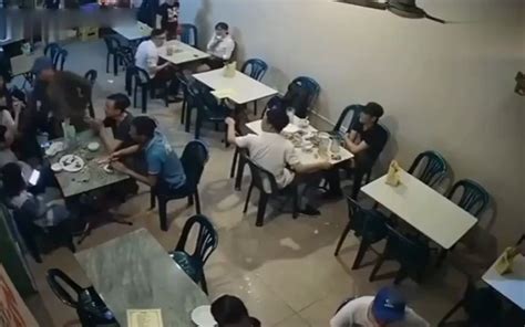 广东男子正在吃饭，突然砸来一个啤酒瓶，监控拍下全程_哔哩哔哩_bilibili