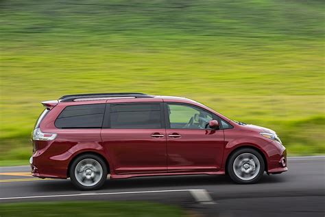 TOYOTA Sienna Specs, Performance & Photos - 2014, 2015, 2016, 2017 - autoevolution