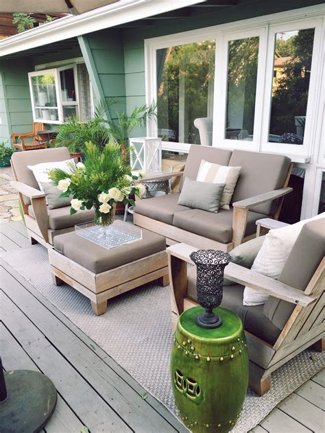 Outdoor Deck Decor - My Winter Garden Spruce Up | COCOCOZY