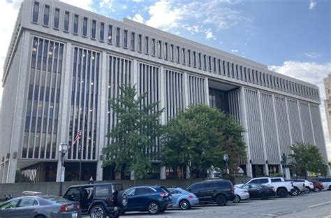 Appointed judge faces challenge from assistant Macomb prosecutor ...