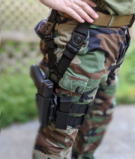 Alien Gear Cloak Shoulder Holster Review 的图像结果