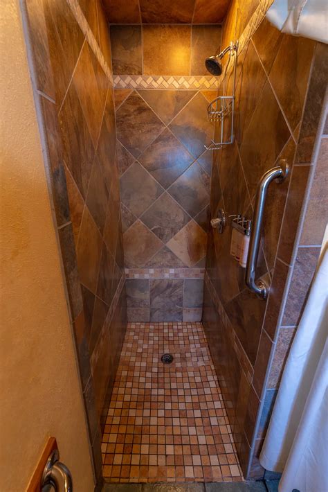 Rooms - Riverbend Hot Springs