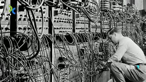 历史上的今天2月15日_1946年世界上第一台通用电子计算机埃尼阿克的落成仪式在美国宾夕法尼亚大学举行。[1]