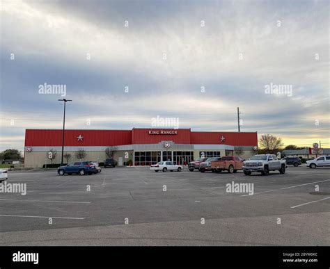 Friends movie theatre hi-res stock photography and images - Alamy