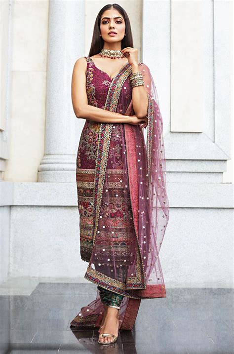 Malavika Mohanan's maroon Sabyasachi kurta + churidar set is full of ...