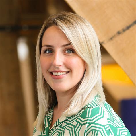 Rebecca Dunn's Instagram, Twitter & Facebook on IDCrawl