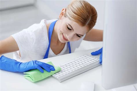 Clearing Computer 的图像结果